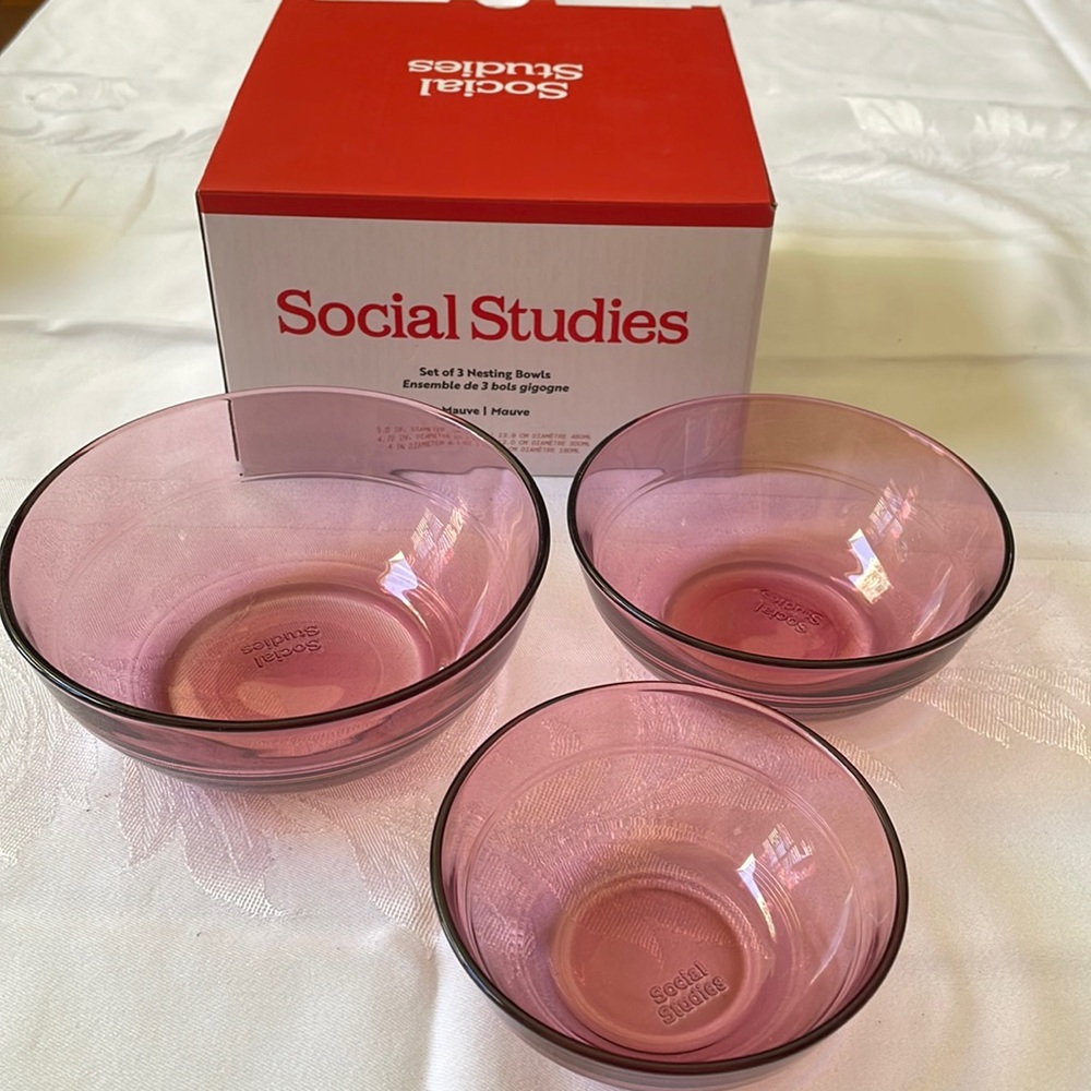 Social Studies Hostess Nesting Bowls Mauve New in box Set of 3